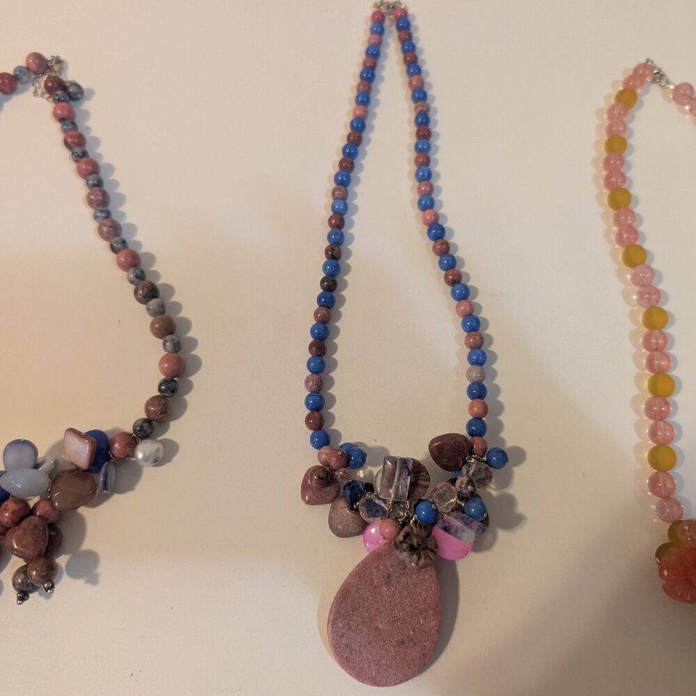 Vintage pink blue bead pink blue brown clear dangles pink pendant necklace